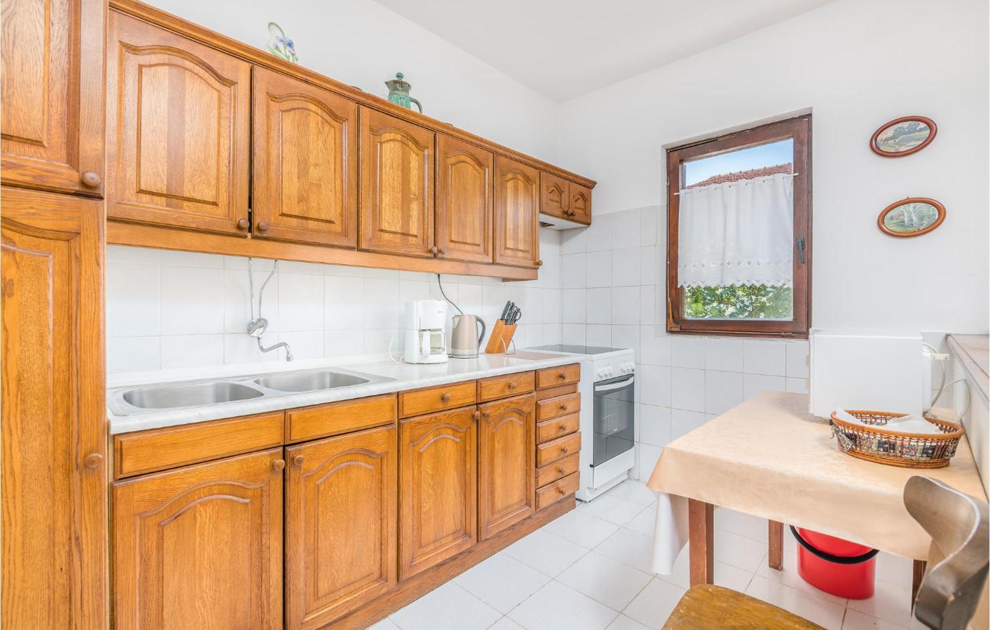 Stunning Apartment In Malinska With Kitchen Exterior photo