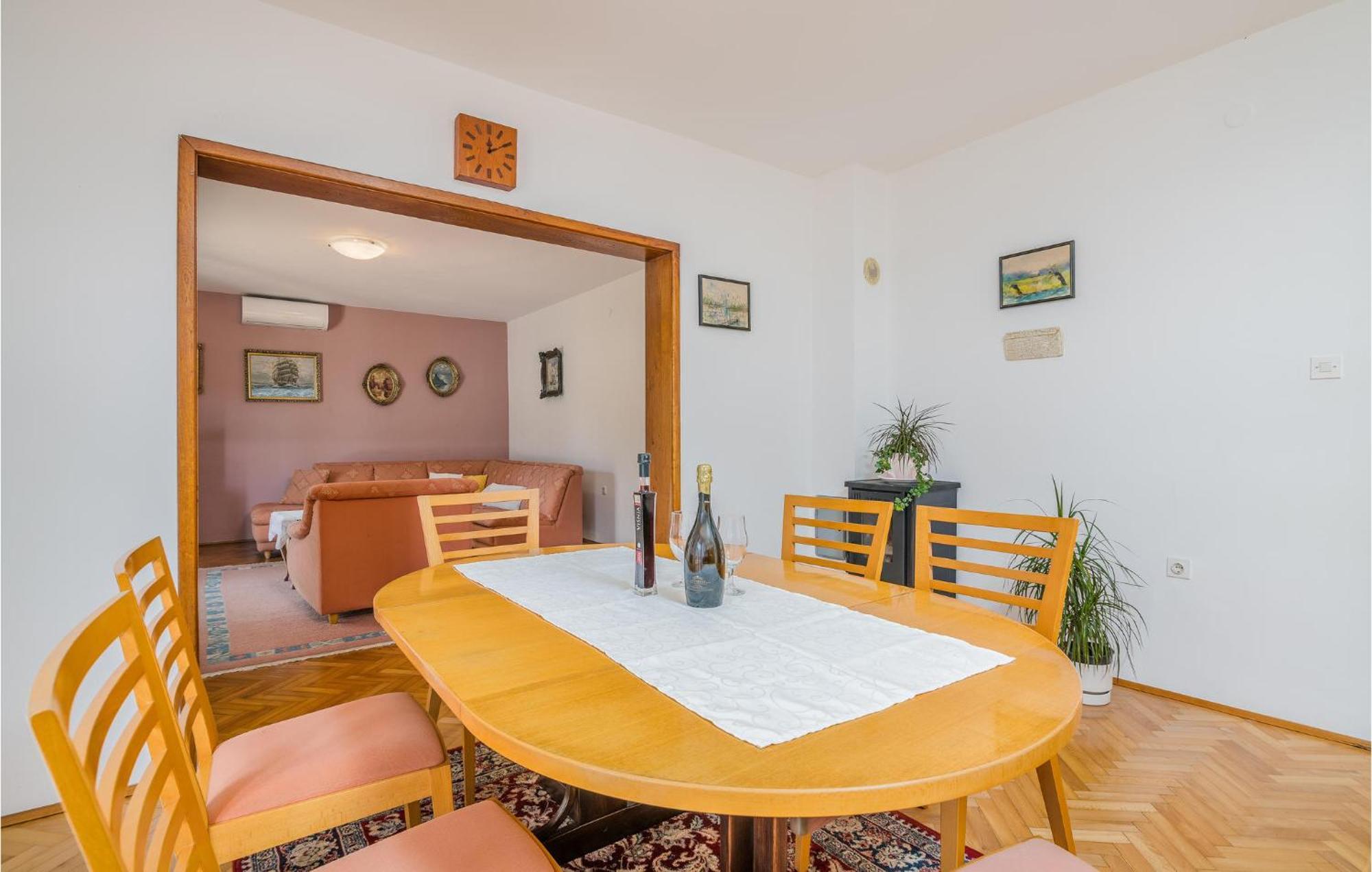Stunning Apartment In Malinska With Kitchen Exterior photo